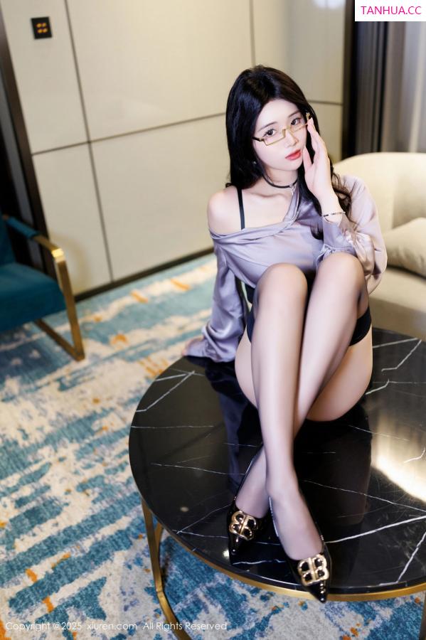   [XiuRen]高清写真图 2025.02.19 No.9904 南乔 黑丝美腿第26张图片